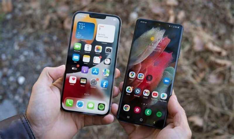 So Sánh Iphone 14 Pro Va Galaxy S22 Plus về công nghệ màn