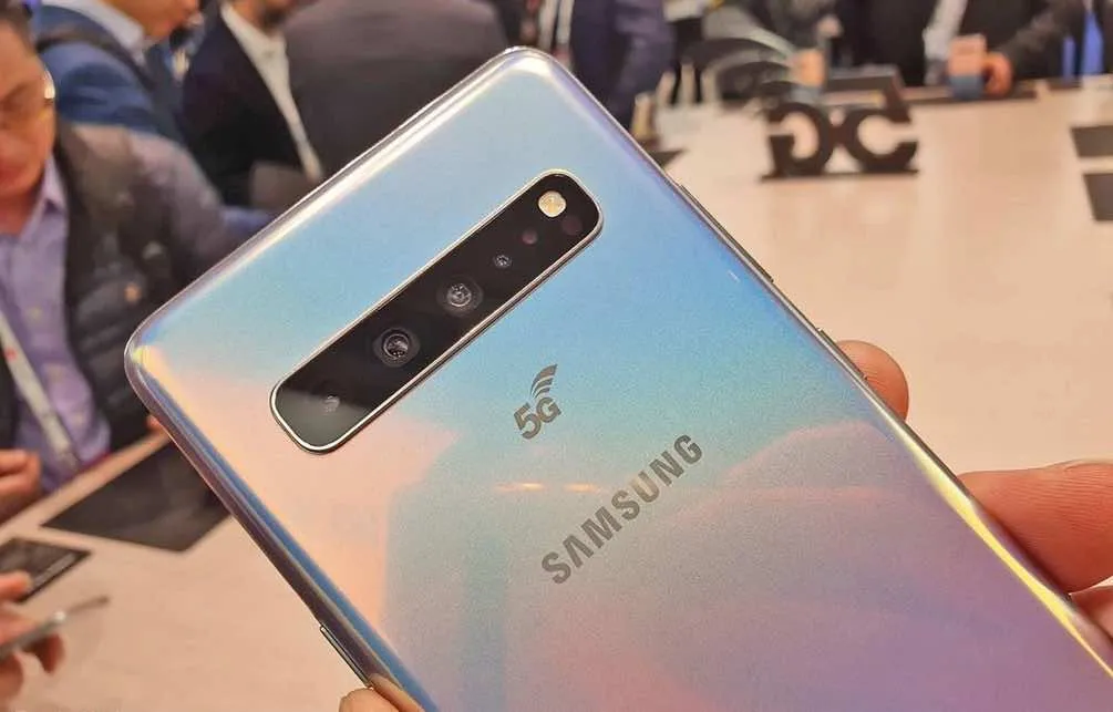 Hướng dẫn phân biệt Galaxy S10 5G với S10 4G