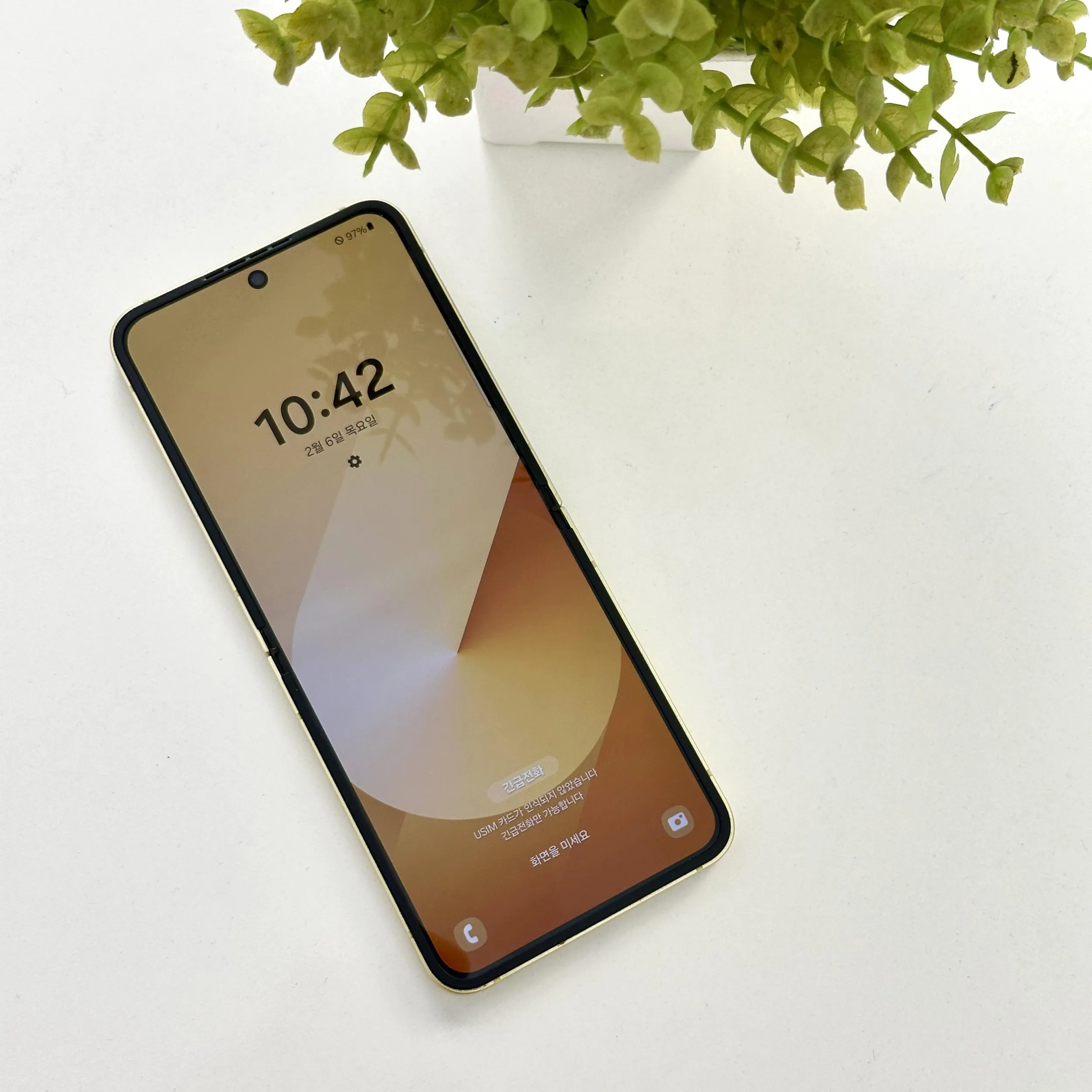 Đánh giá Galaxy Z Flip6 sau 1 năm sử dụng