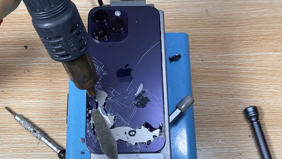 Thay Vỏ iPhone Hà Nội: Bảng Giá 2025 & Địa Chỉ Uy Tín Lấy Ngay 2
