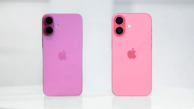 iPhone 16 đứng cạnh iPhone 17