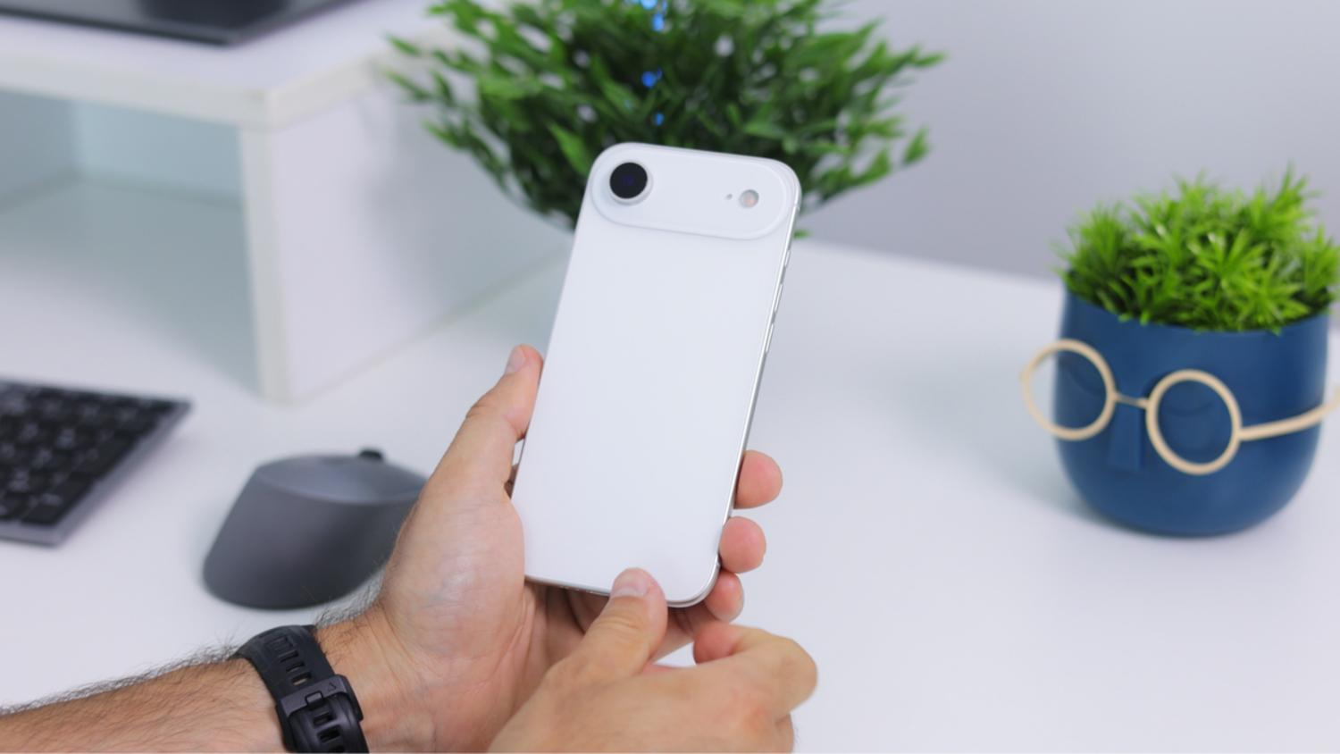 Đánh giá iPhone Air sau 2 tuần: Đẹp, nhẹ nhưng có đáng để mua với giá 999 USD? 2