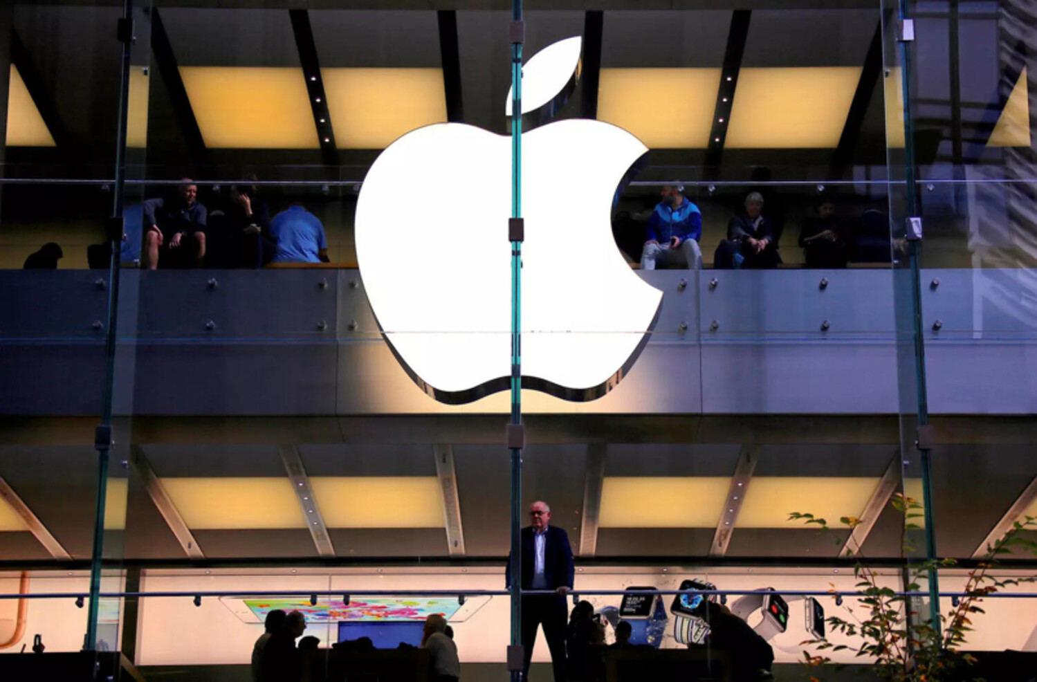 Nhà Thiết Kế Chủ Chốt Rời Apple 3