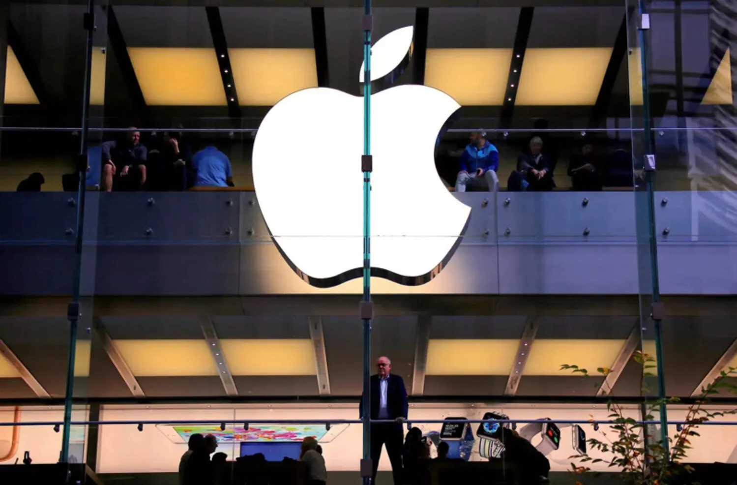 Nhà Thiết Kế Chủ Chốt Rời Apple 3