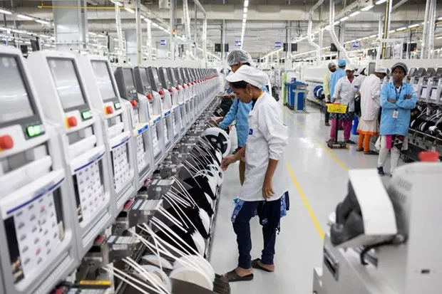 Các nhà máy lần lượt ngừng hoạt động