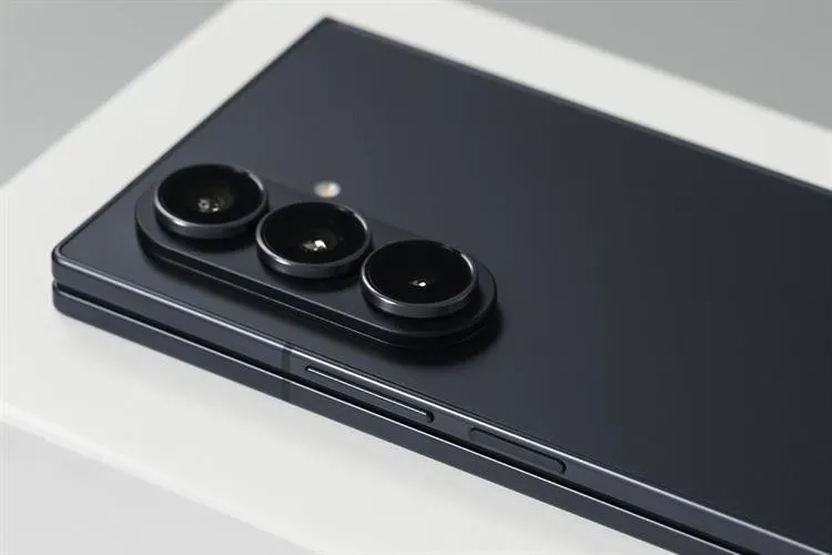 Galaxy Fold 7 104